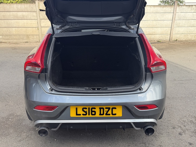 Volvo V40 2.0 T5 R-Design Lux Nav Hatchback 5dr Petrol Auto Euro 6 (s/s) (245 ps) - U2518