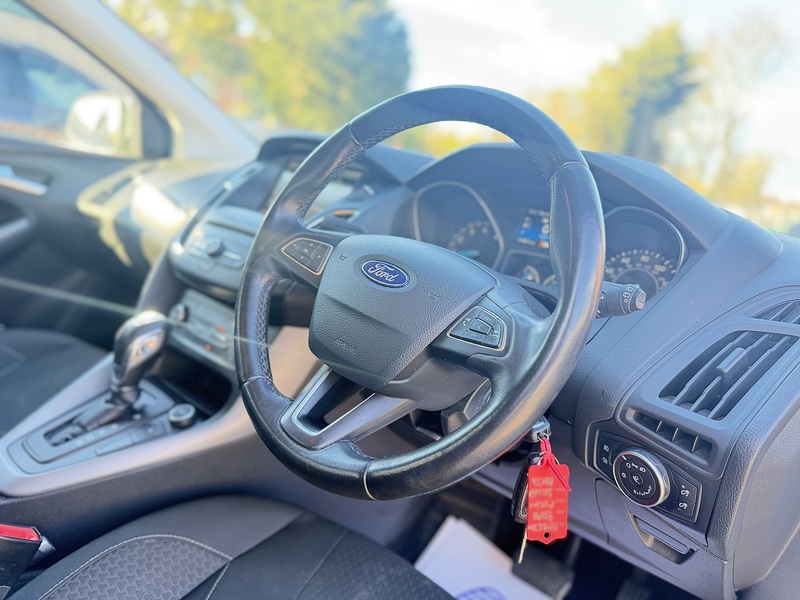 Ford Focus 1.0T EcoBoost Zetec Hatchback 5dr Petrol Auto Euro 6 (s/s) (125 ps) - U2521