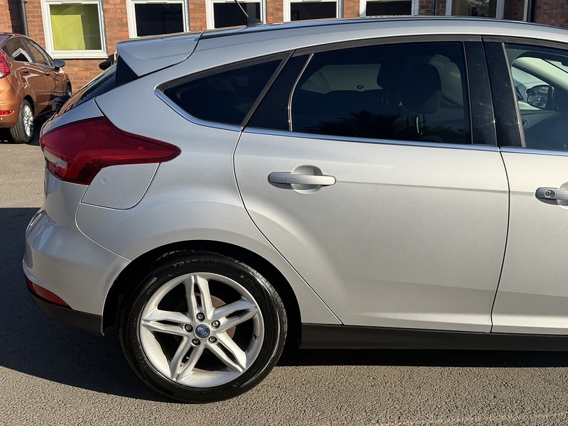 Ford Focus 1.0T EcoBoost Zetec Hatchback 5dr Petrol Auto Euro 6 (s/s) (125 ps) - U2521