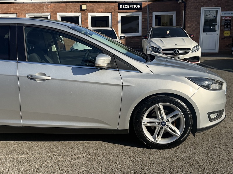 Ford Focus 1.0T EcoBoost Zetec Hatchback 5dr Petrol Auto Euro 6 (s/s) (125 ps) - U2521