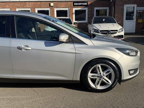 Ford Focus 1.0T EcoBoost Zetec Hatchback 5dr Petrol Auto Euro 6 (s/s) (125 ps) - U2521