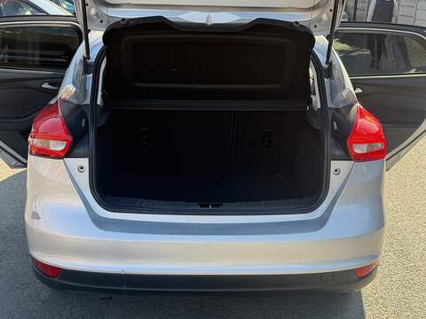 Ford Focus 1.0T EcoBoost Zetec Hatchback 5dr Petrol Auto Euro 6 (s/s) (125 ps) - U2521