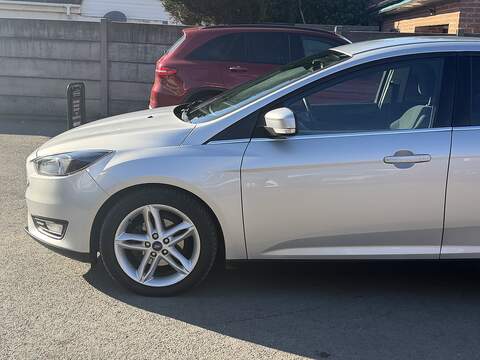 Ford Focus 1.0T EcoBoost Zetec Hatchback 5dr Petrol Auto Euro 6 (s/s) (125 ps) - U2521