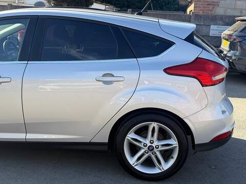 Ford Focus 1.0T EcoBoost Zetec Hatchback 5dr Petrol Auto Euro 6 (s/s) (125 ps) - U2521