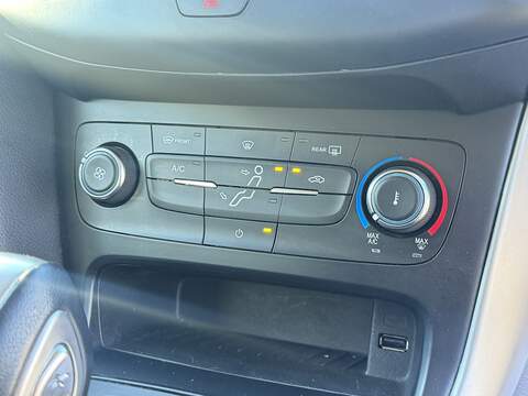 Ford Focus 1.0T EcoBoost Zetec Hatchback 5dr Petrol Auto Euro 6 (s/s) (125 ps) - U2521