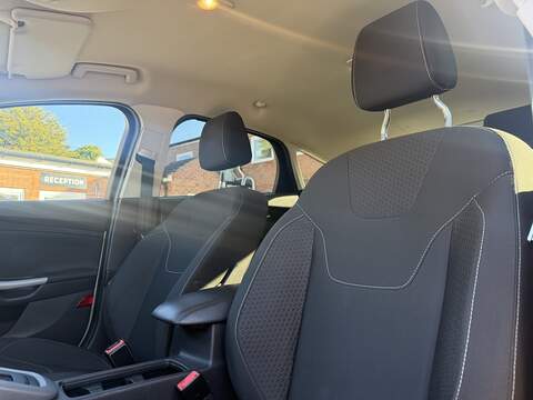 Ford Focus 1.0T EcoBoost Zetec Hatchback 5dr Petrol Auto Euro 6 (s/s) (125 ps) - U2521