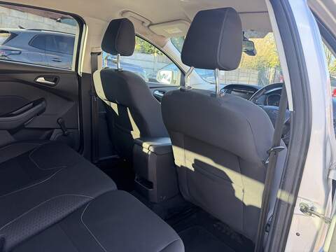 Ford Focus 1.0T EcoBoost Zetec Hatchback 5dr Petrol Auto Euro 6 (s/s) (125 ps) - U2521