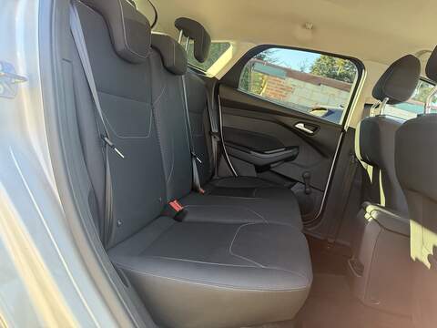 Ford Focus 1.0T EcoBoost Zetec Hatchback 5dr Petrol Auto Euro 6 (s/s) (125 ps) - U2521