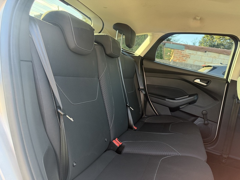 Ford Focus 1.0T EcoBoost Zetec Hatchback 5dr Petrol Auto Euro 6 (s/s) (125 ps) - U2521