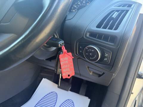 Ford Focus 1.0T EcoBoost Zetec Hatchback 5dr Petrol Auto Euro 6 (s/s) (125 ps) - U2521