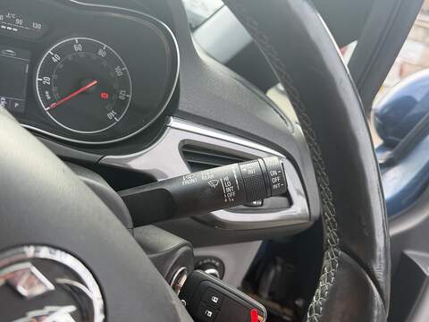 Vauxhall Corsa 1.4i SE Hatchback 5dr Petrol Auto Euro 6 (90 ps) Hatchback 1.4 Automatic Petrol - U2522