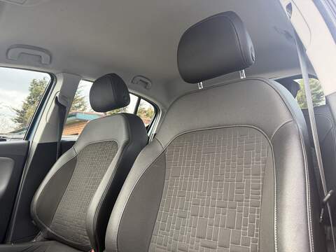 Vauxhall Corsa 1.4i SE Hatchback 5dr Petrol Auto Euro 6 (90 ps) Hatchback 1.4 Automatic Petrol - U2522