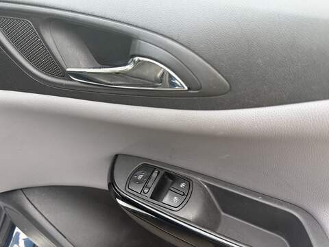 Vauxhall Corsa 1.4i SE Hatchback 5dr Petrol Auto Euro 6 (90 ps) Hatchback 1.4 Automatic Petrol - U2522