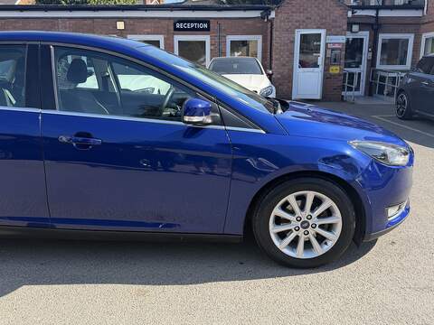Ford Focus 1.0T EcoBoost Titanium Hatchback 5dr Petrol Auto Euro 6 (s/s) (125 ps) - U2523