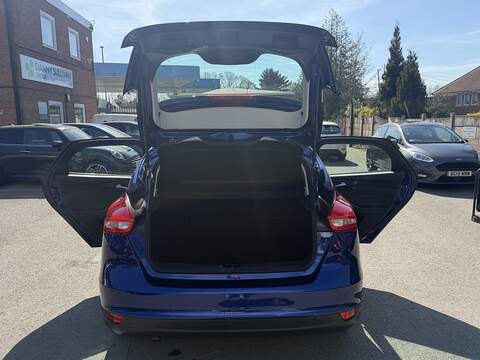 Ford Focus 1.0T EcoBoost Titanium Hatchback 5dr Petrol Auto Euro 6 (s/s) (125 ps) - U2523