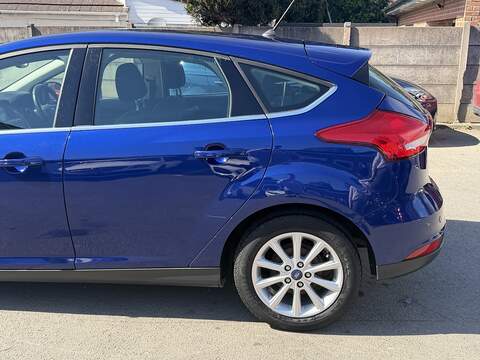 Ford Focus 1.0T EcoBoost Titanium Hatchback 5dr Petrol Auto Euro 6 (s/s) (125 ps) - U2523