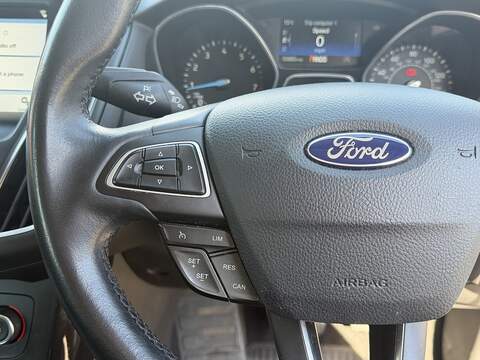 Ford Focus 1.0T EcoBoost Titanium Hatchback 5dr Petrol Auto Euro 6 (s/s) (125 ps) - U2523