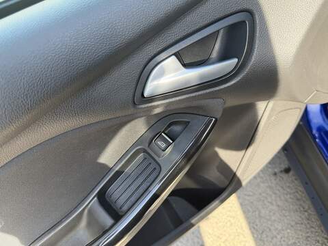 Ford Focus 1.0T EcoBoost Titanium Hatchback 5dr Petrol Auto Euro 6 (s/s) (125 ps) - U2523