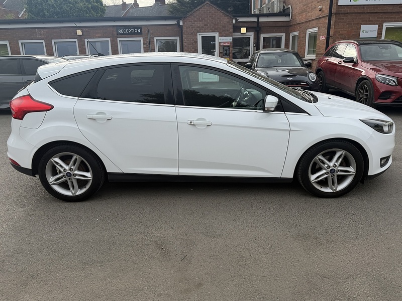 Ford Focus 1.0T EcoBoost Zetec Hatchback 5dr Petrol Auto Euro 6 (s/s) (125 ps) - U2526