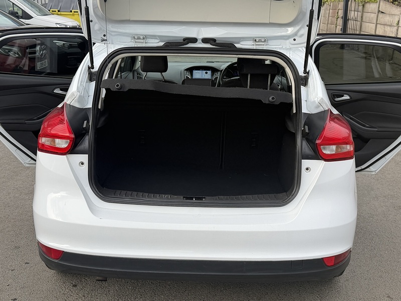 Ford Focus 1.0T EcoBoost Zetec Hatchback 5dr Petrol Auto Euro 6 (s/s) (125 ps) - U2526