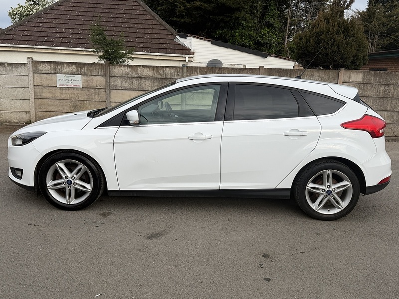 Ford Focus 1.0T EcoBoost Zetec Hatchback 5dr Petrol Auto Euro 6 (s/s) (125 ps) - U2526