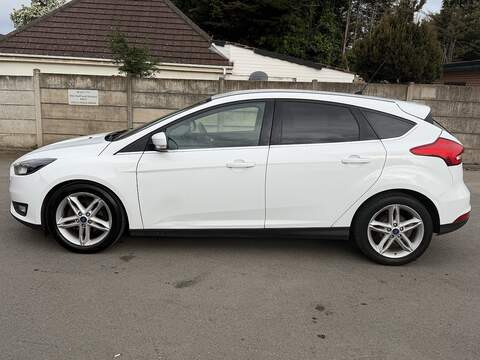 Ford Focus 1.0T EcoBoost Zetec Hatchback 5dr Petrol Auto Euro 6 (s/s) (125 ps) - U2526