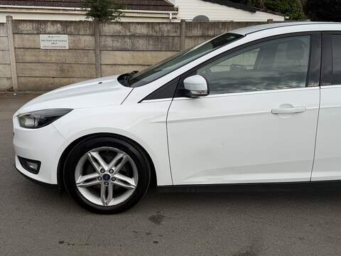 Ford Focus 1.0T EcoBoost Zetec Hatchback 5dr Petrol Auto Euro 6 (s/s) (125 ps) - U2526
