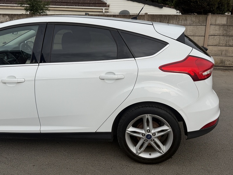 Ford Focus 1.0T EcoBoost Zetec Hatchback 5dr Petrol Auto Euro 6 (s/s) (125 ps) - U2526