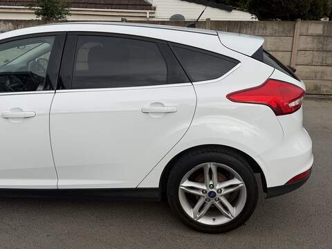 Ford Focus 1.0T EcoBoost Zetec Hatchback 5dr Petrol Auto Euro 6 (s/s) (125 ps) - U2526
