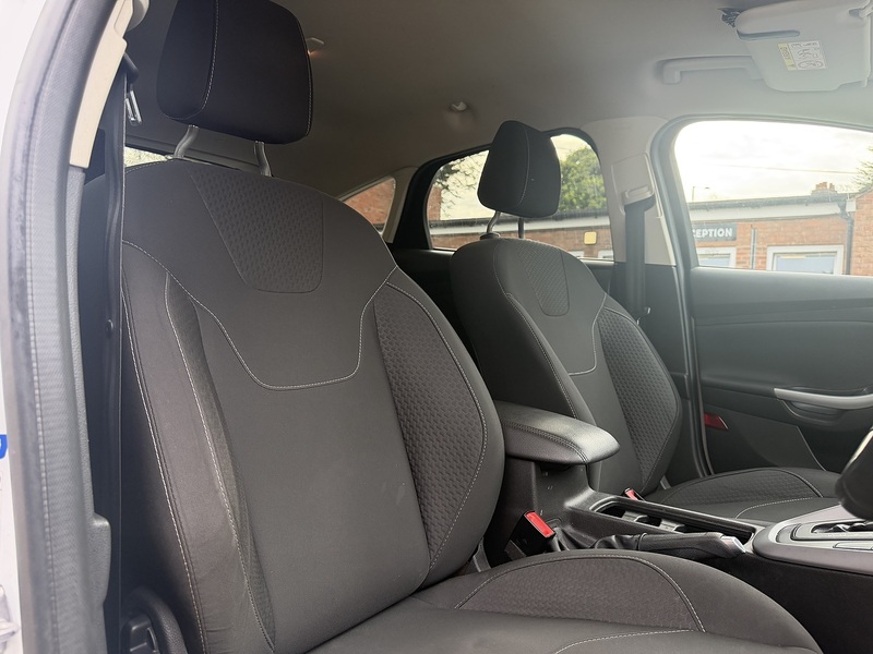 Ford Focus 1.0T EcoBoost Zetec Hatchback 5dr Petrol Auto Euro 6 (s/s) (125 ps) - U2526