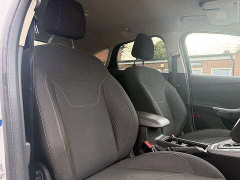 Ford Focus 1.0T EcoBoost Zetec Hatchback 5dr Petrol Auto Euro 6 (s/s) (125 ps) - U2526