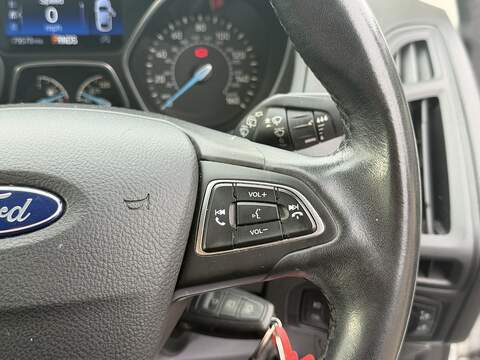 Ford Focus 1.0T EcoBoost Zetec Hatchback 5dr Petrol Auto Euro 6 (s/s) (125 ps) - U2526