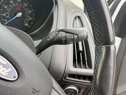 Ford Focus 1.0T EcoBoost Zetec Hatchback 5dr Petrol Auto Euro 6 (s/s) (125 ps) - U2526
