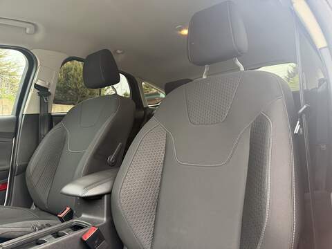 Ford Focus 1.0T EcoBoost Zetec Hatchback 5dr Petrol Auto Euro 6 (s/s) (125 ps) - U2526