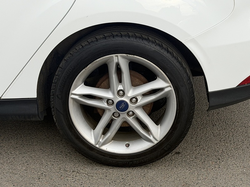 Ford Focus 1.0T EcoBoost Zetec Hatchback 5dr Petrol Auto Euro 6 (s/s) (125 ps) - U2526