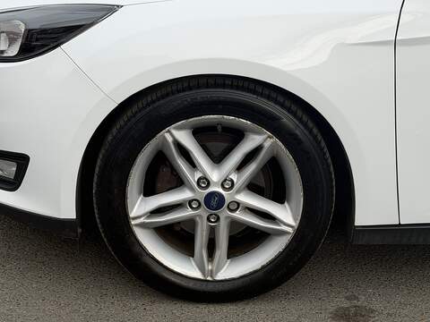 Ford Focus 1.0T EcoBoost Zetec Hatchback 5dr Petrol Auto Euro 6 (s/s) (125 ps) - U2526