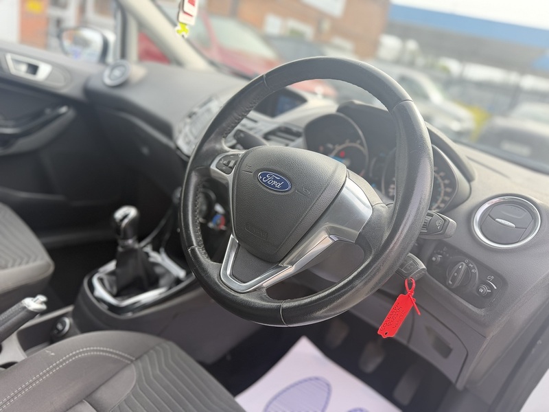 Ford Fiesta 1.0T EcoBoost Zetec Hatchback 5dr Petrol Manual Euro 6 (s/s) (100 ps) - U2527