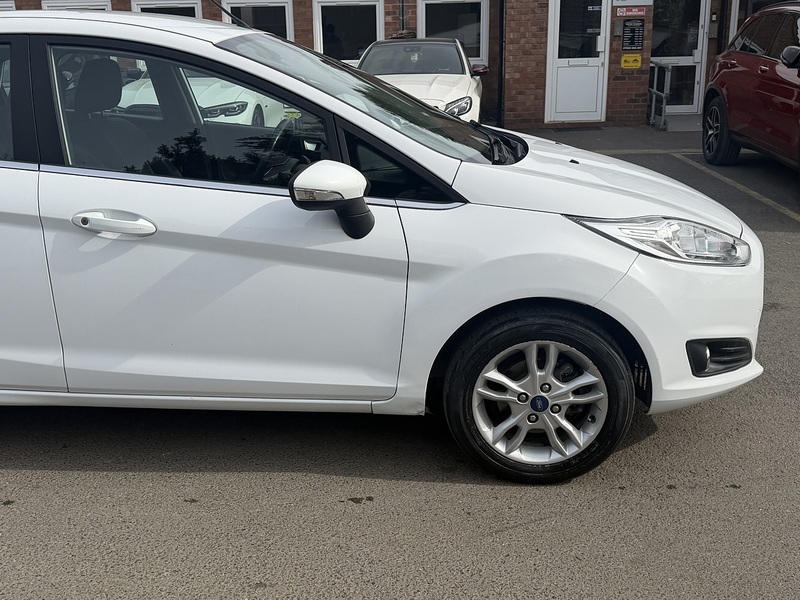 Ford Fiesta 1.0T EcoBoost Zetec Hatchback 5dr Petrol Manual Euro 6 (s/s) (100 ps) - U2527