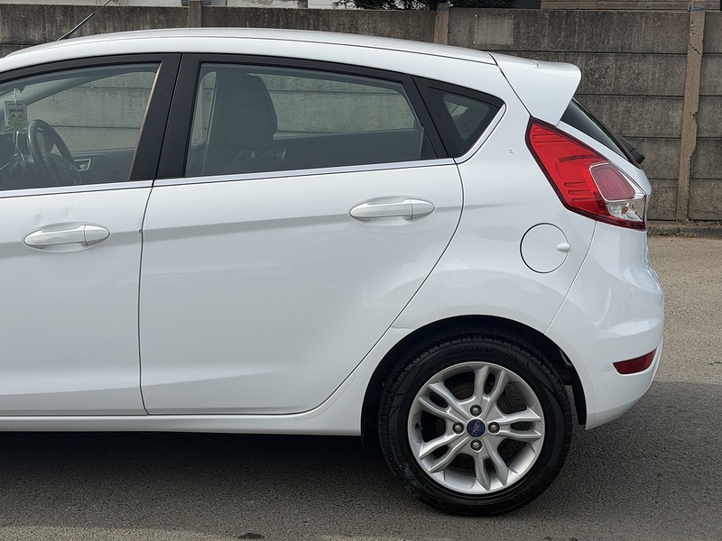 Ford Fiesta 1.0T EcoBoost Zetec Hatchback 5dr Petrol Manual Euro 6 (s/s) (100 ps) - U2527