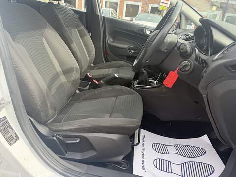 Ford Fiesta 1.0T EcoBoost Zetec Hatchback 5dr Petrol Manual Euro 6 (s/s) (100 ps) - U2527