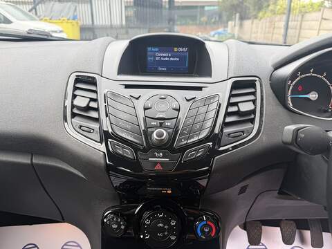 Ford Fiesta 1.0T EcoBoost Zetec Hatchback 5dr Petrol Manual Euro 6 (s/s) (100 ps) - U2527