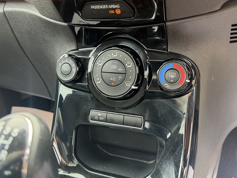 Ford Fiesta 1.0T EcoBoost Zetec Hatchback 5dr Petrol Manual Euro 6 (s/s) (100 ps) - U2527