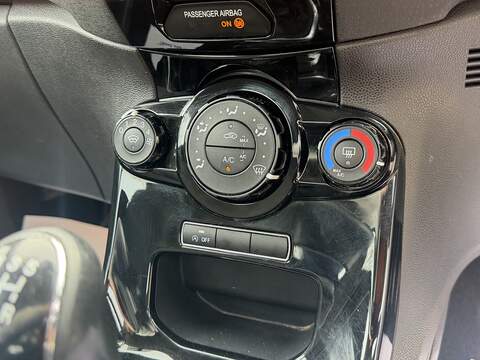 Ford Fiesta 1.0T EcoBoost Zetec Hatchback 5dr Petrol Manual Euro 6 (s/s) (100 ps) - U2527