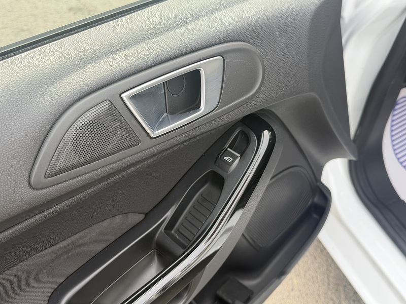 Ford Fiesta 1.0T EcoBoost Zetec Hatchback 5dr Petrol Manual Euro 6 (s/s) (100 ps) - U2527