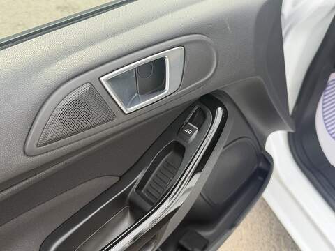 Ford Fiesta 1.0T EcoBoost Zetec Hatchback 5dr Petrol Manual Euro 6 (s/s) (100 ps) - U2527