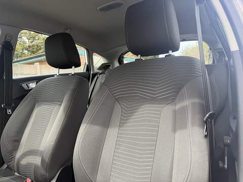 Ford Fiesta 1.0T EcoBoost Zetec Hatchback 5dr Petrol Manual Euro 6 (s/s) (100 ps) - U2527