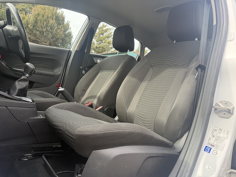 Ford Fiesta 1.0T EcoBoost Zetec Hatchback 5dr Petrol Manual Euro 6 (s/s) (100 ps) - U2527