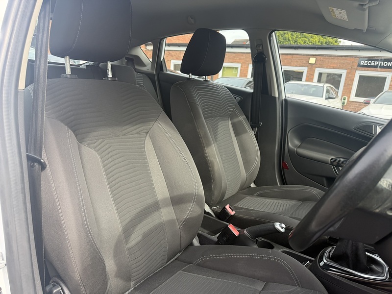 Ford Fiesta 1.0T EcoBoost Zetec Hatchback 5dr Petrol Manual Euro 6 (s/s) (100 ps) - U2527