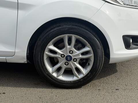 Ford Fiesta 1.0T EcoBoost Zetec Hatchback 5dr Petrol Manual Euro 6 (s/s) (100 ps) - U2527