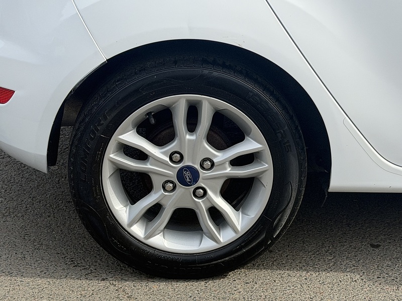 Ford Fiesta 1.0T EcoBoost Zetec Hatchback 5dr Petrol Manual Euro 6 (s/s) (100 ps) - U2527